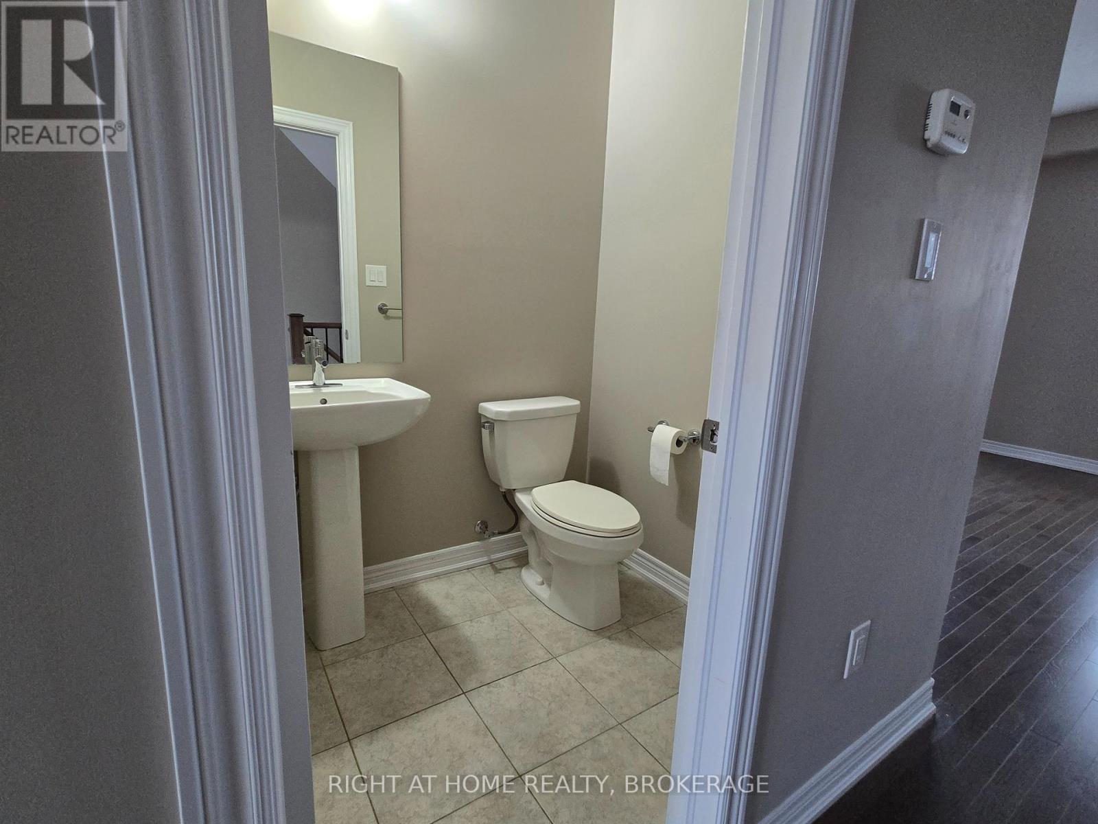 3142 Postridge Drive, Oakville, Ontario  L6H 0P9 - Photo 12 - W12126773