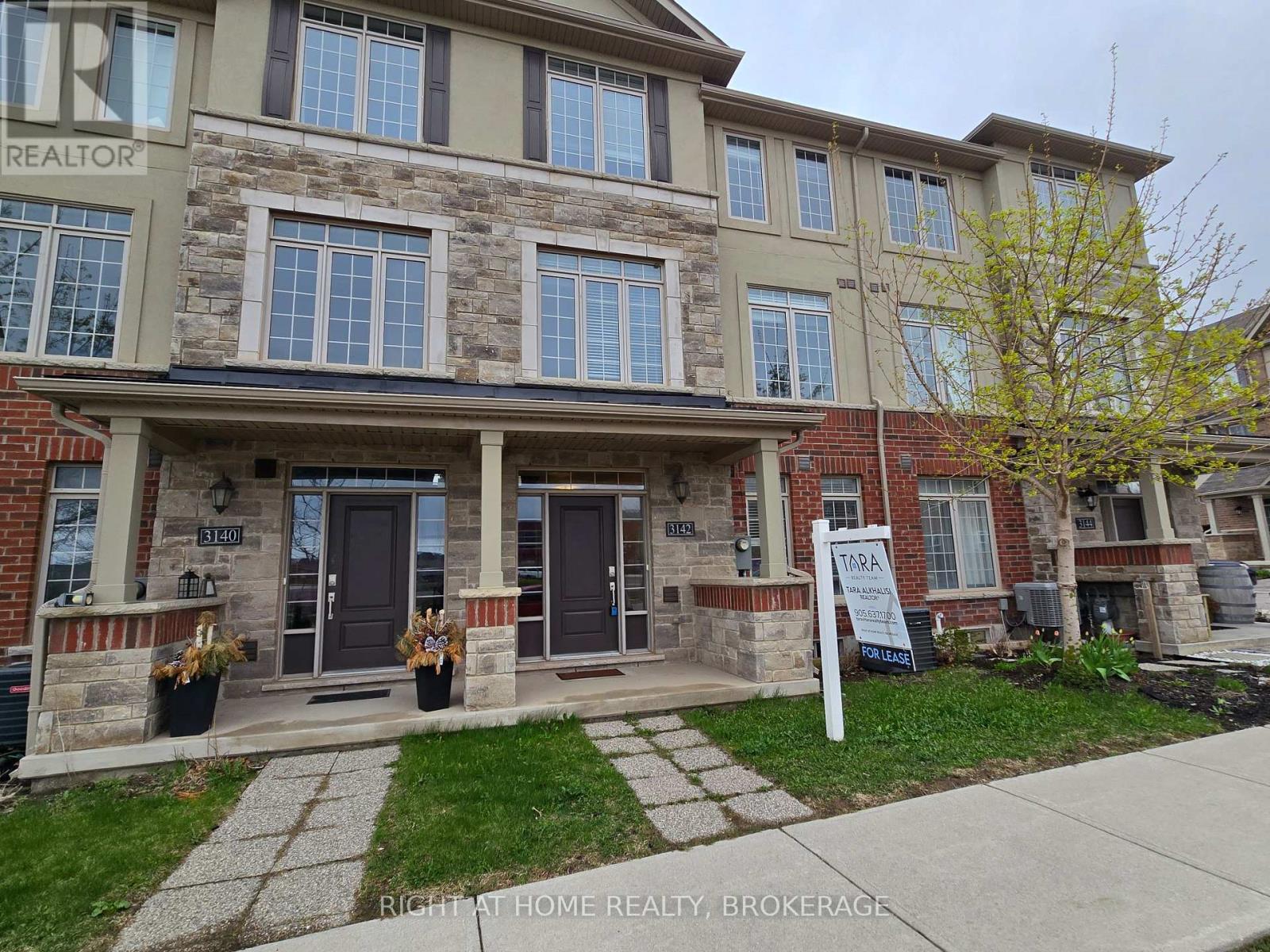 3142 Postridge Drive, Oakville, Ontario  L6H 0P9 - Photo 2 - W12126773