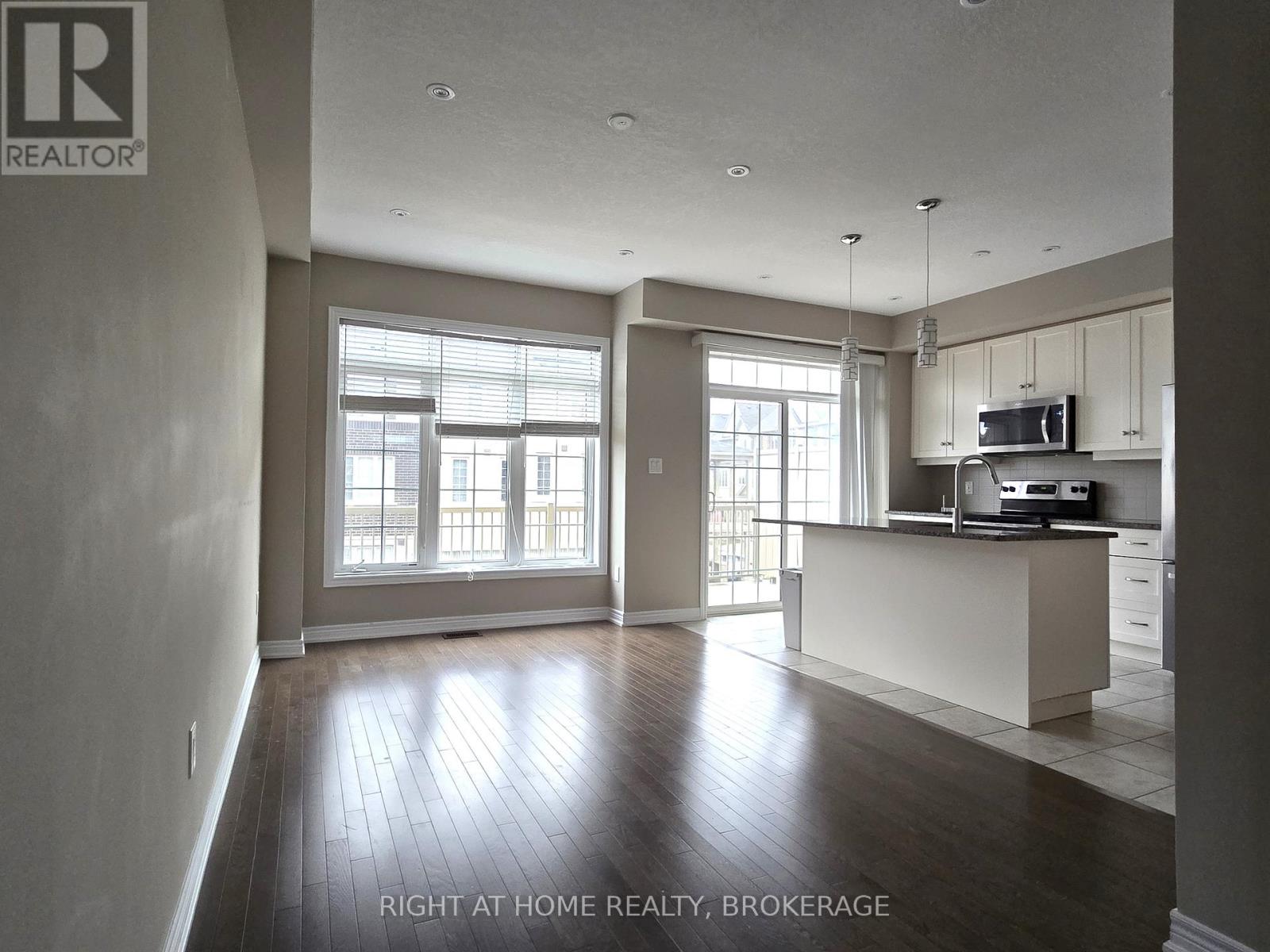 3142 Postridge Drive, Oakville, Ontario  L6H 0P9 - Photo 4 - W12126773