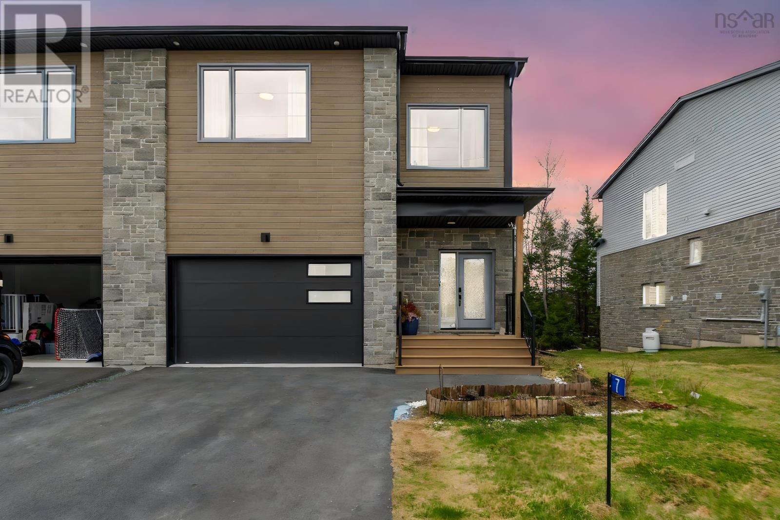 Property at 7 Lew Crescent image 1