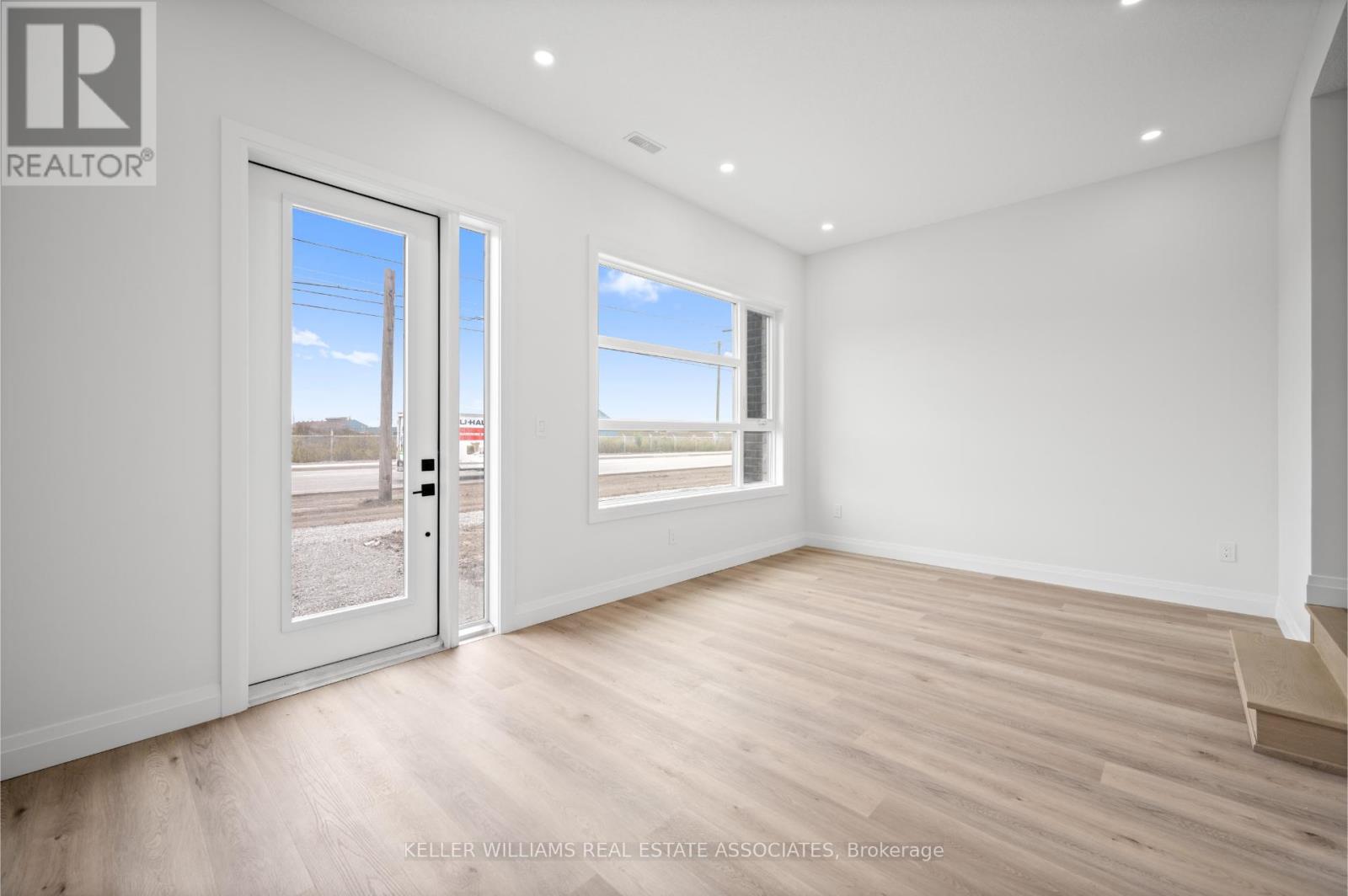 33 - 73 Warren Trail, Welland, Ontario  L3B 0N8 - Photo 4 - X12126607