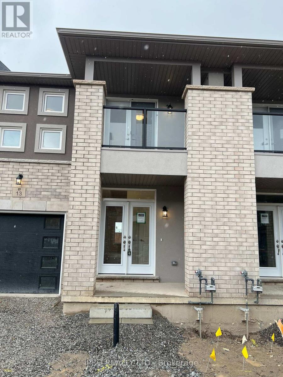 13 Mann Trail, Welland (Hwy 406/welland), Ontario  L3C 0K2 - Photo 4 - X12126617