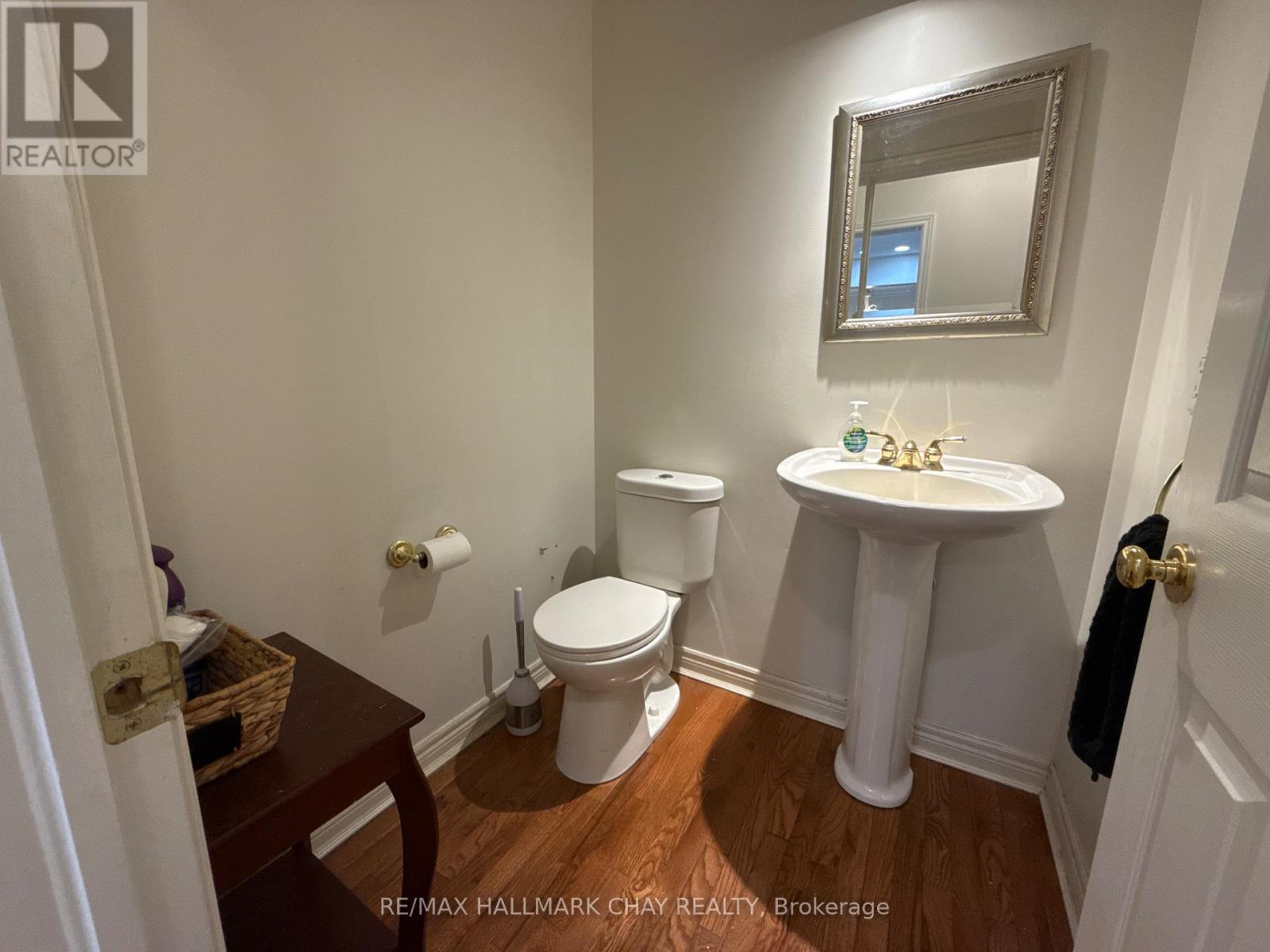 1401 Westdel Bourne, London South, Ontario  N6K 4R1 - Photo 21 - X12126619