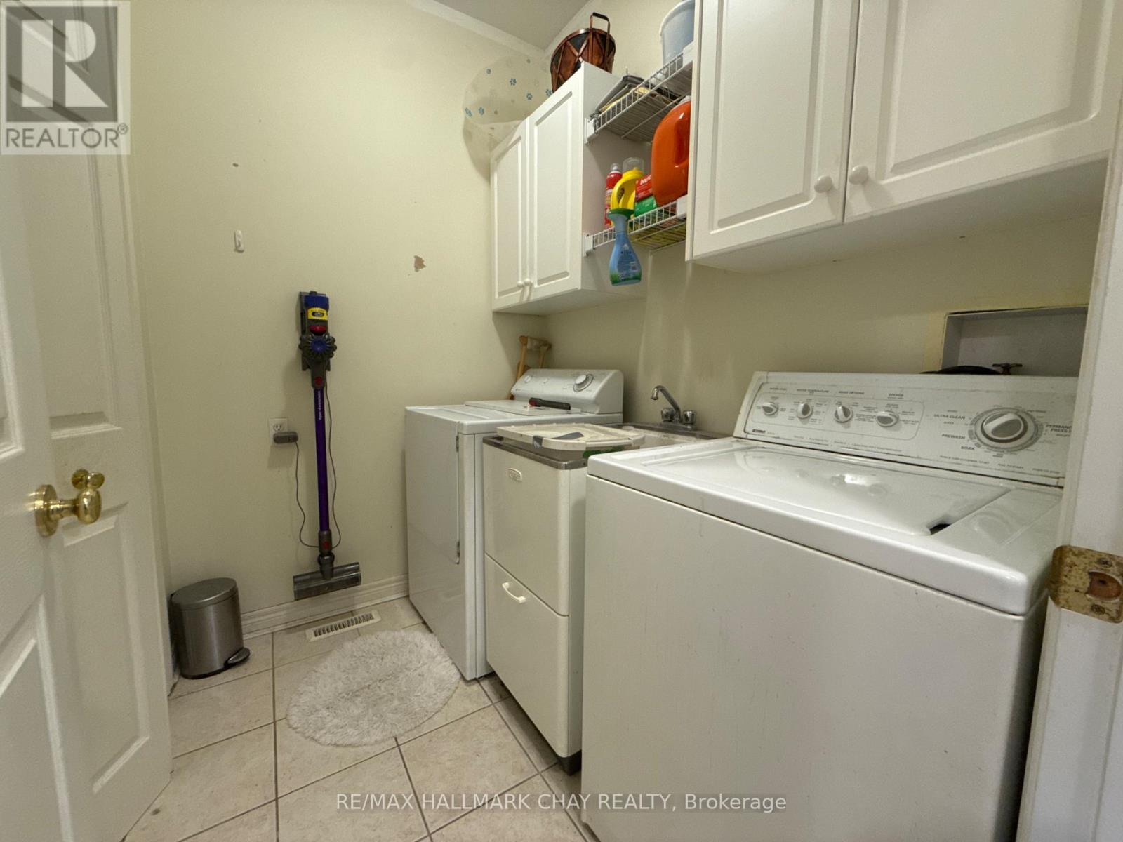 1401 Westdel Bourne, London South, Ontario  N6K 4R1 - Photo 22 - X12126619