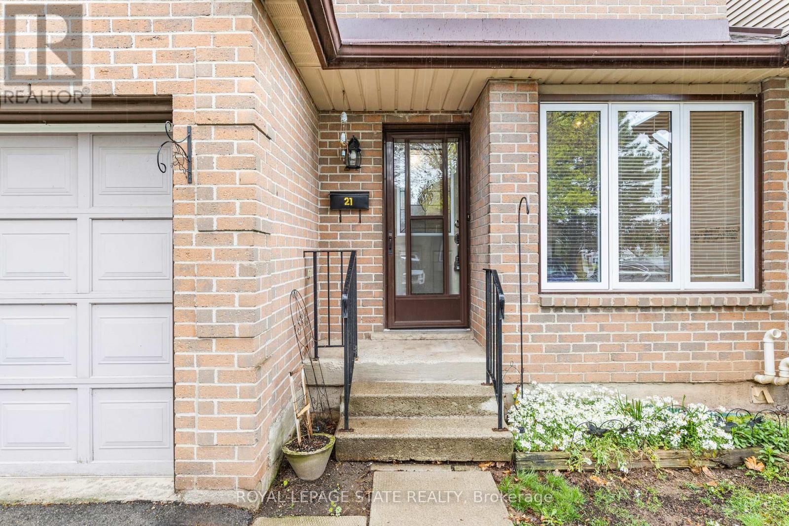 21 - 618 Barton Street, Hamilton, Ontario  L8E 4X3 - Photo 4 - X12126630
