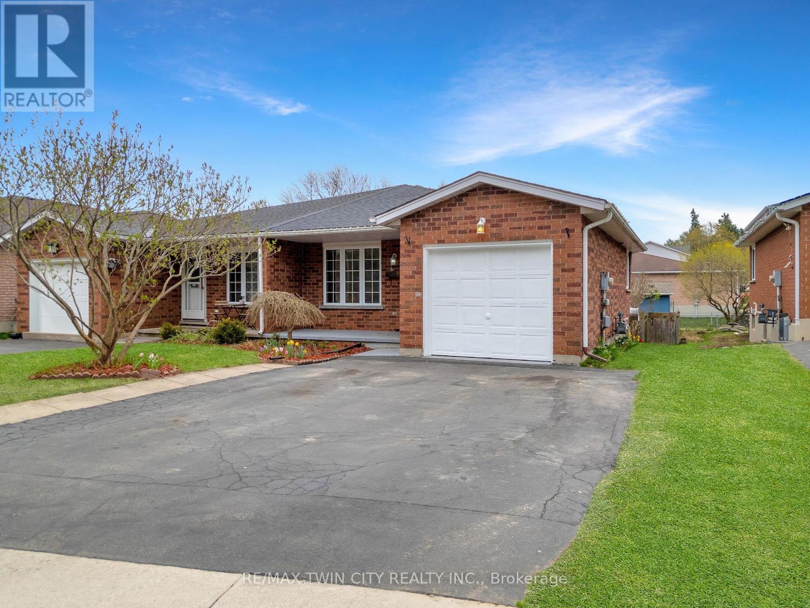 580 Old Huron Place, Kitchener, Ontario  N2R 1L8 - Photo 27 - X12126660