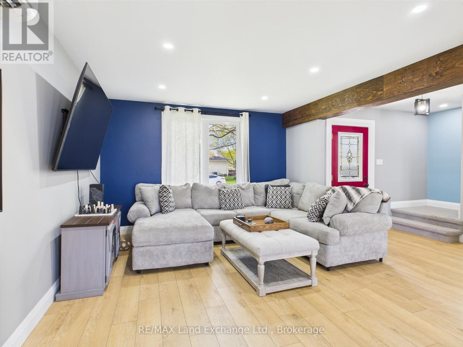 634 Mackendrick Drive, Kincardine, Ontario  N2Z 1R1 - Photo 6 - X12126880