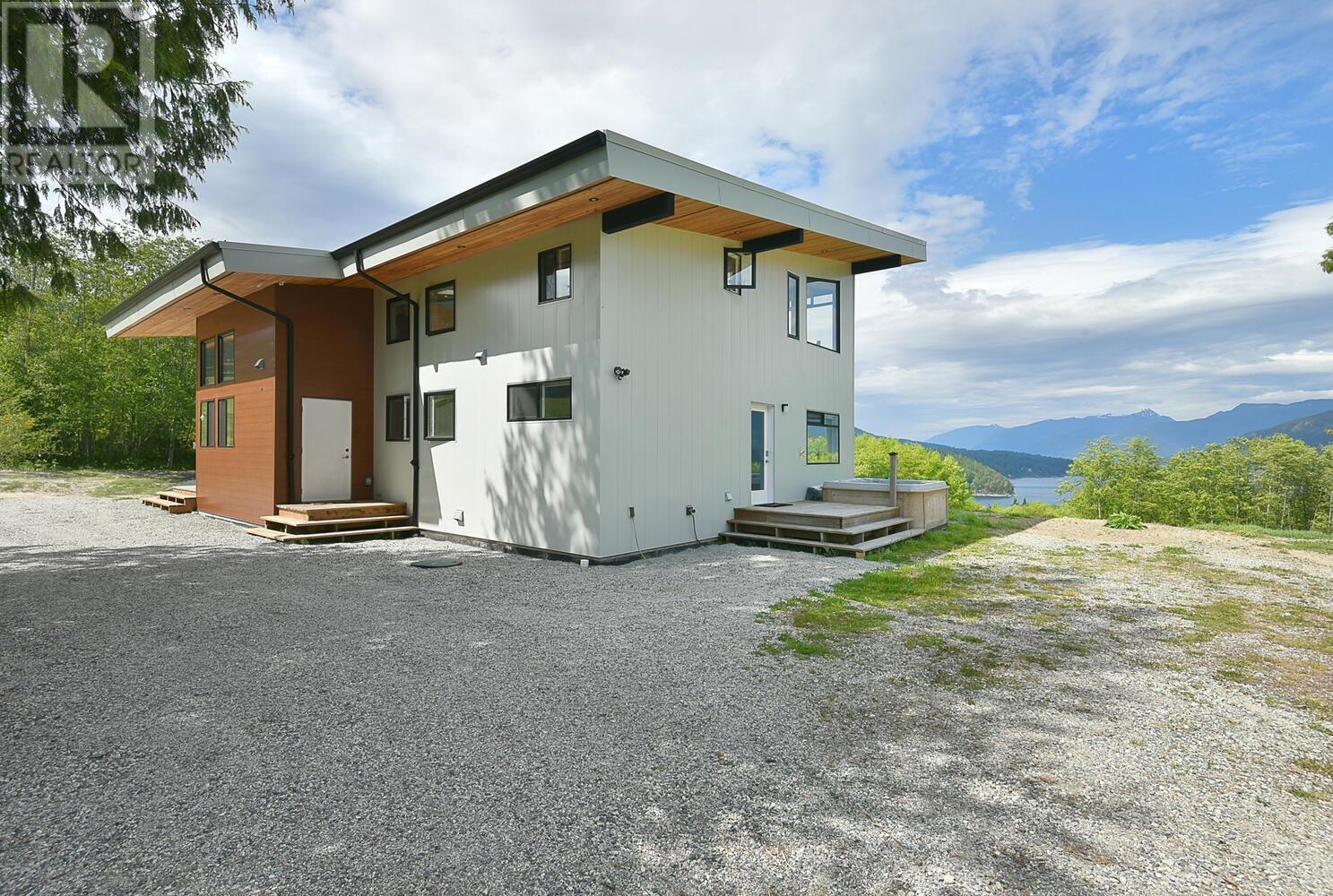 6400 Crowston Road, Sechelt, British Columbia  V7Z 0L1 - Photo 37 - R2998709