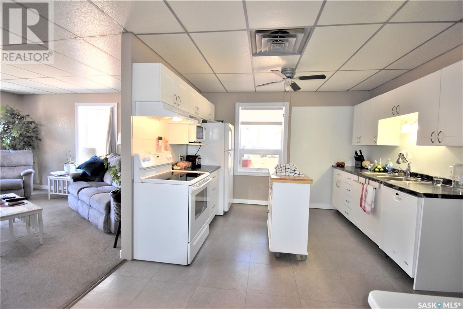 108 Maple Street, Maple Creek, Saskatchewan  S0N 1N0 - Photo 24 - SK004784