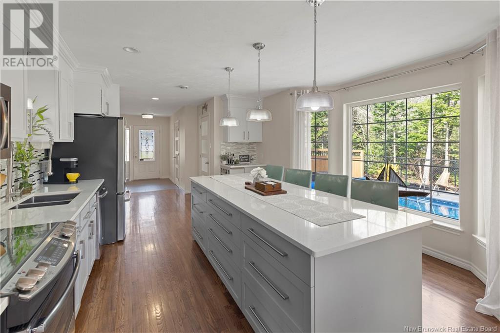 Property at 11 Hazelwood Court image 2