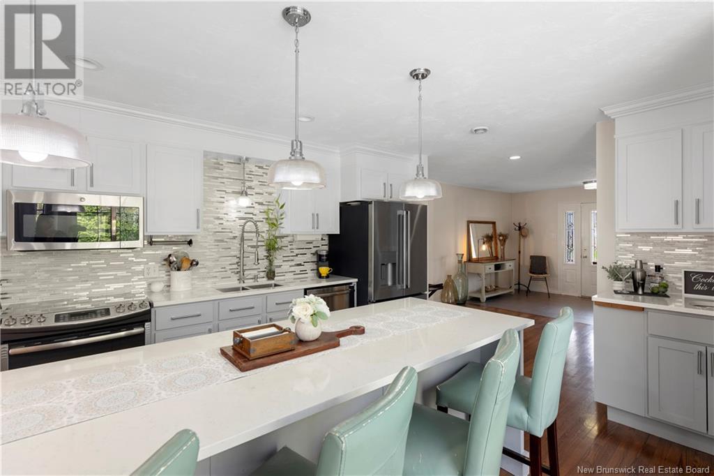 Property at 11 Hazelwood Court image 3