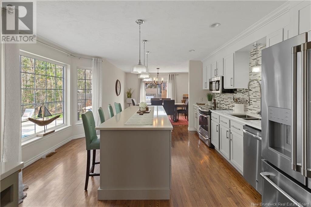 Property at 11 Hazelwood Court image 4