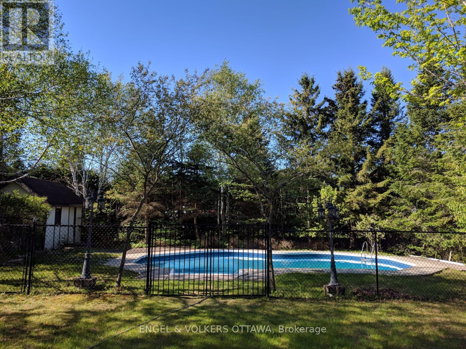 1106 Bravar Drive, Ottawa, Ontario  K4M 1G2 - Photo 36 - X12126839