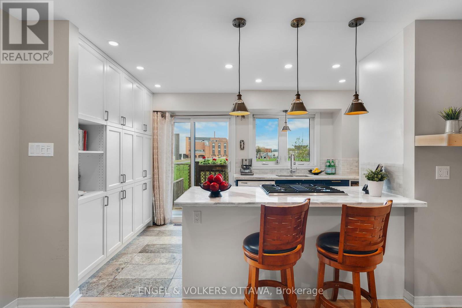 Property at 6 - 575 OLD ST PATRICK STREET image 5