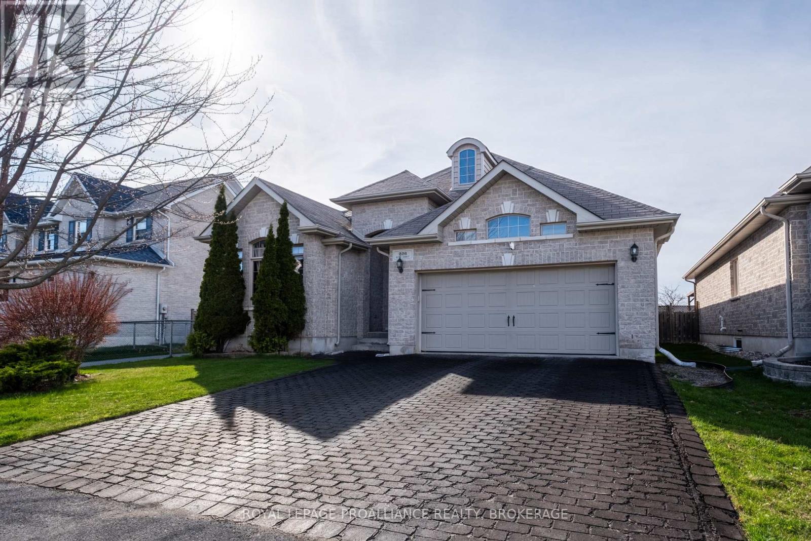 226 Rose Abbey Drive, Kingston, Ontario  K7K 0A2 - Photo 2 - X12126799