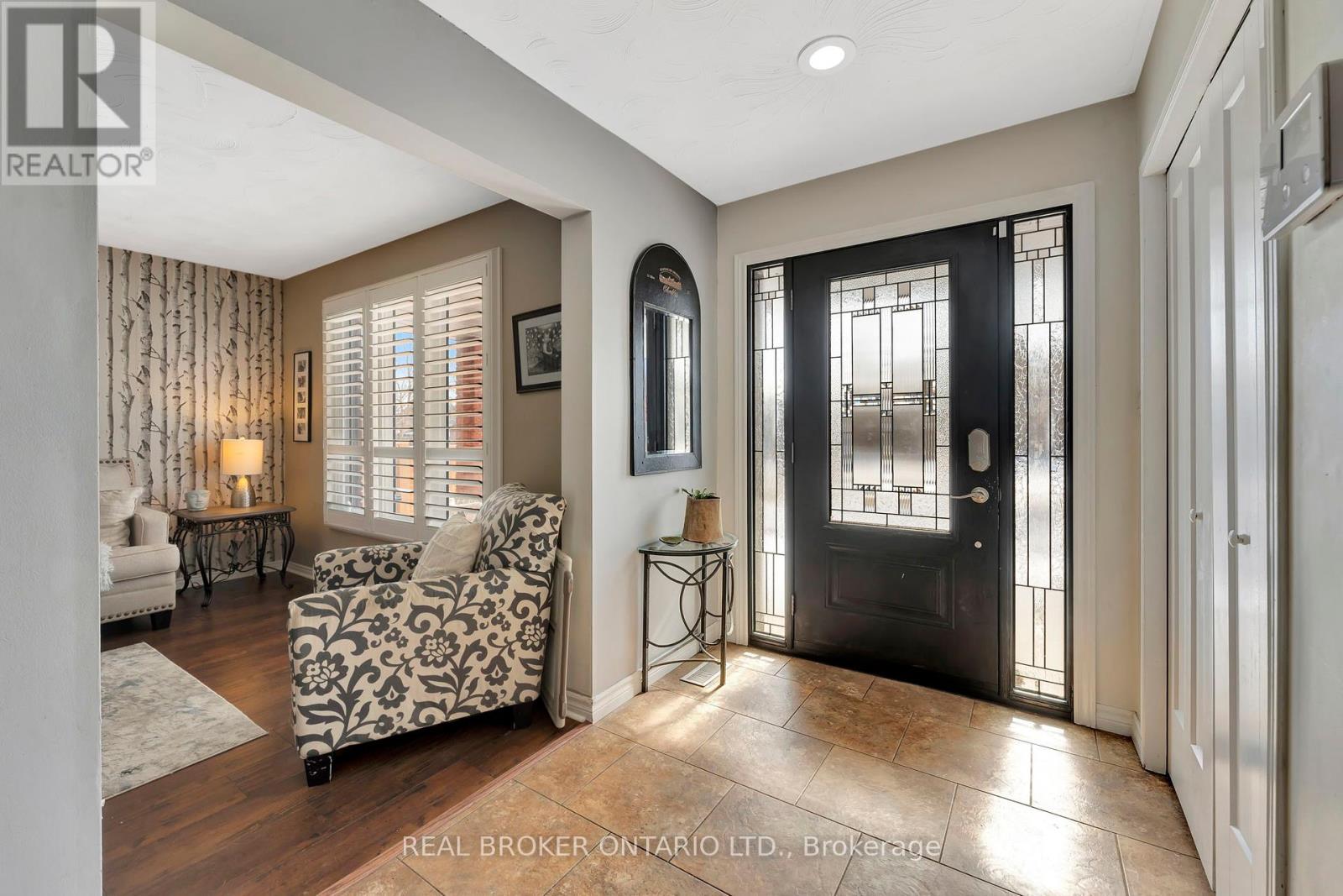 52 Beckett Drive, Brantford, Ontario  N3T 6G2 - Photo 4 - X12012996