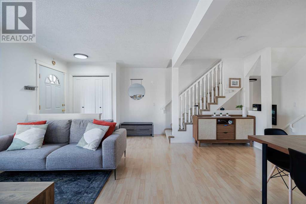415 Regal Park Ne, Calgary, Alberta  T2E 0S6 - Photo 5 - A2217069