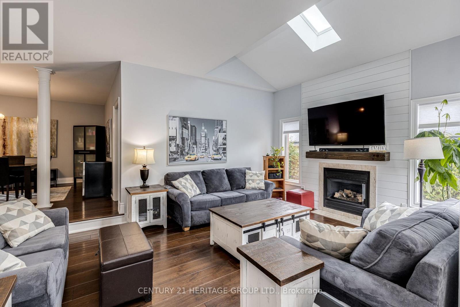 673 Chaleur Place, Newmarket, Ontario  L3X 1L6 - Photo 6 - N12126730