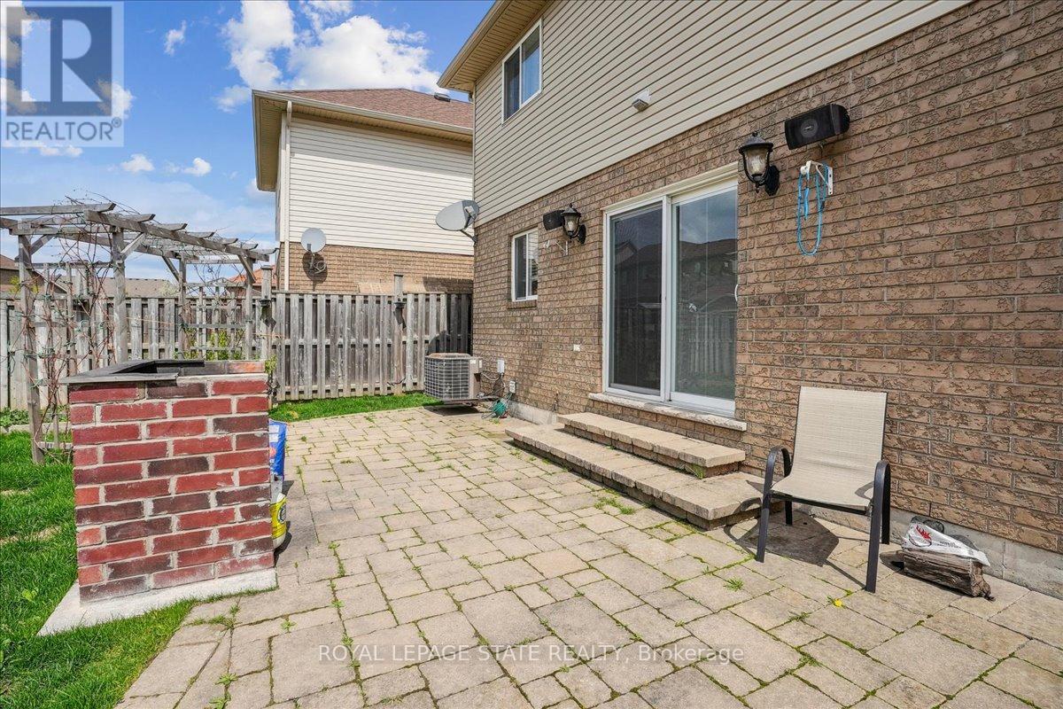 7 Bocelli Crescent, Hamilton, Ontario  L0P 1P0 - Photo 36 - X11991367