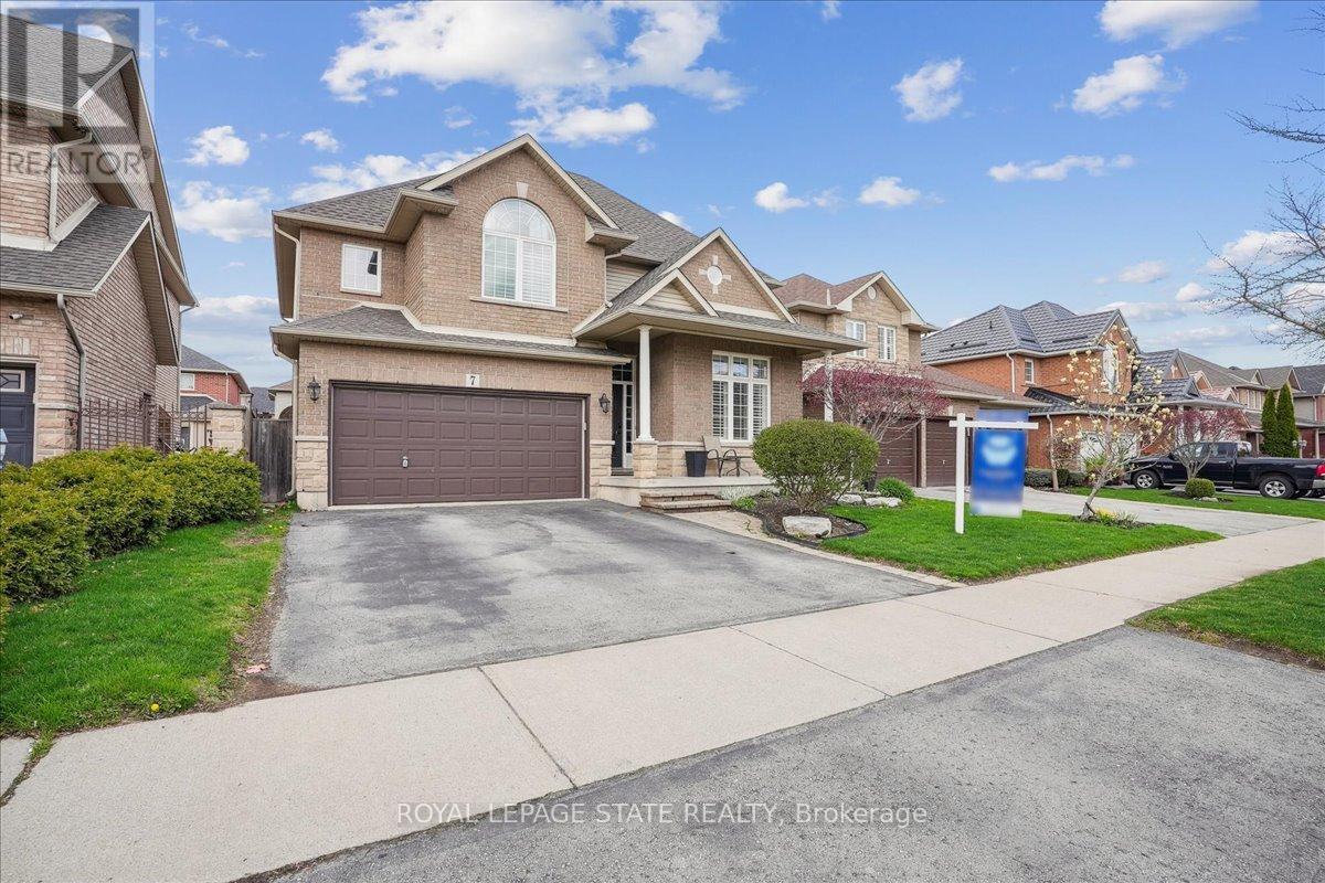 7 Bocelli Crescent, Hamilton, Ontario  L0P 1P0 - Photo 4 - X11991367