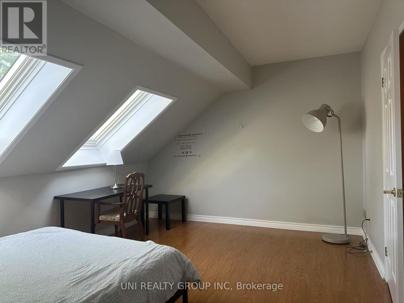 68 Greenfield Avenue, Ottawa, Ontario  K1S 0X7 - Photo 8 - X12103721
