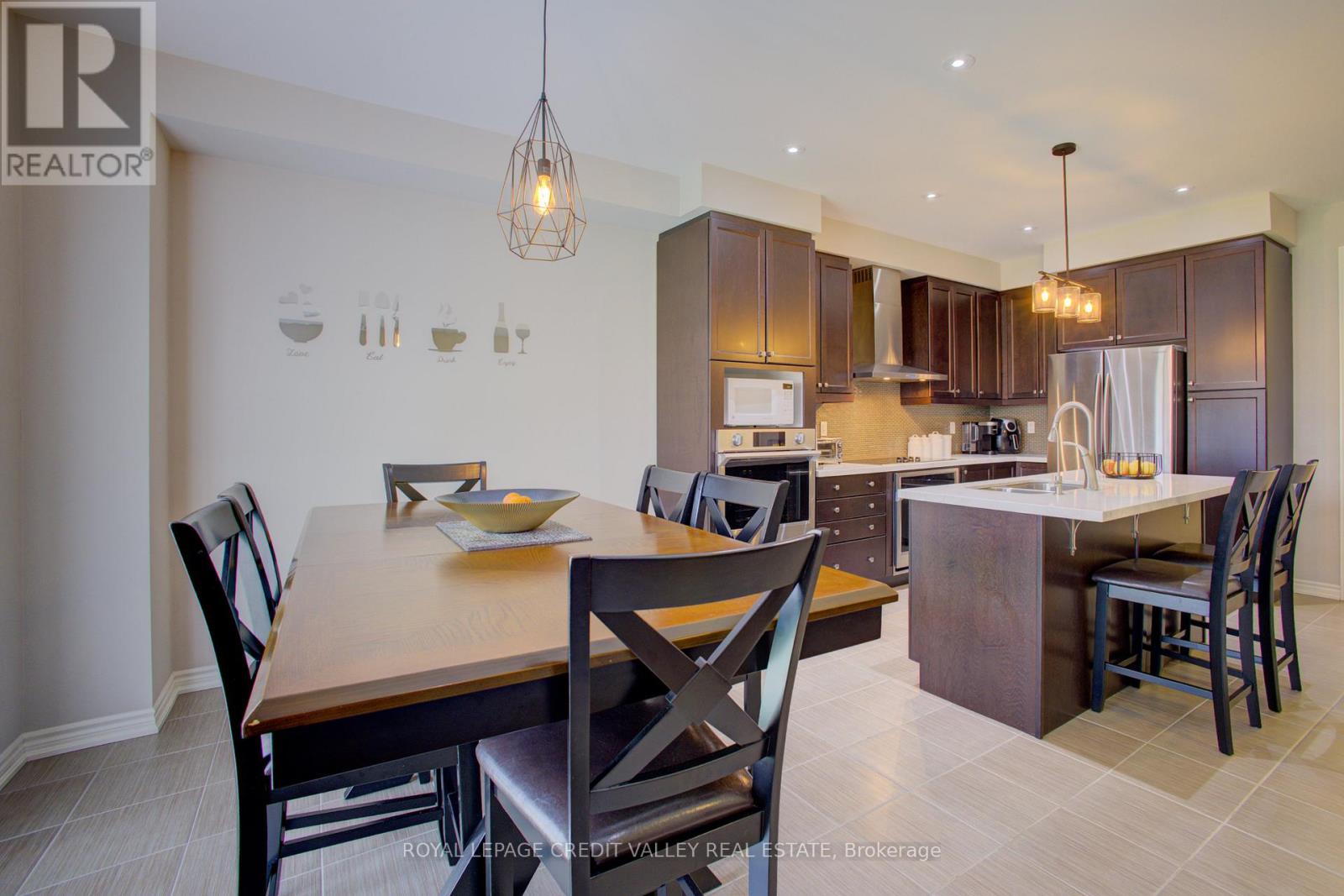 37 Vincent Street, Centre Wellington, Ontario  N1M 0E4 - Photo 12 - X12125278