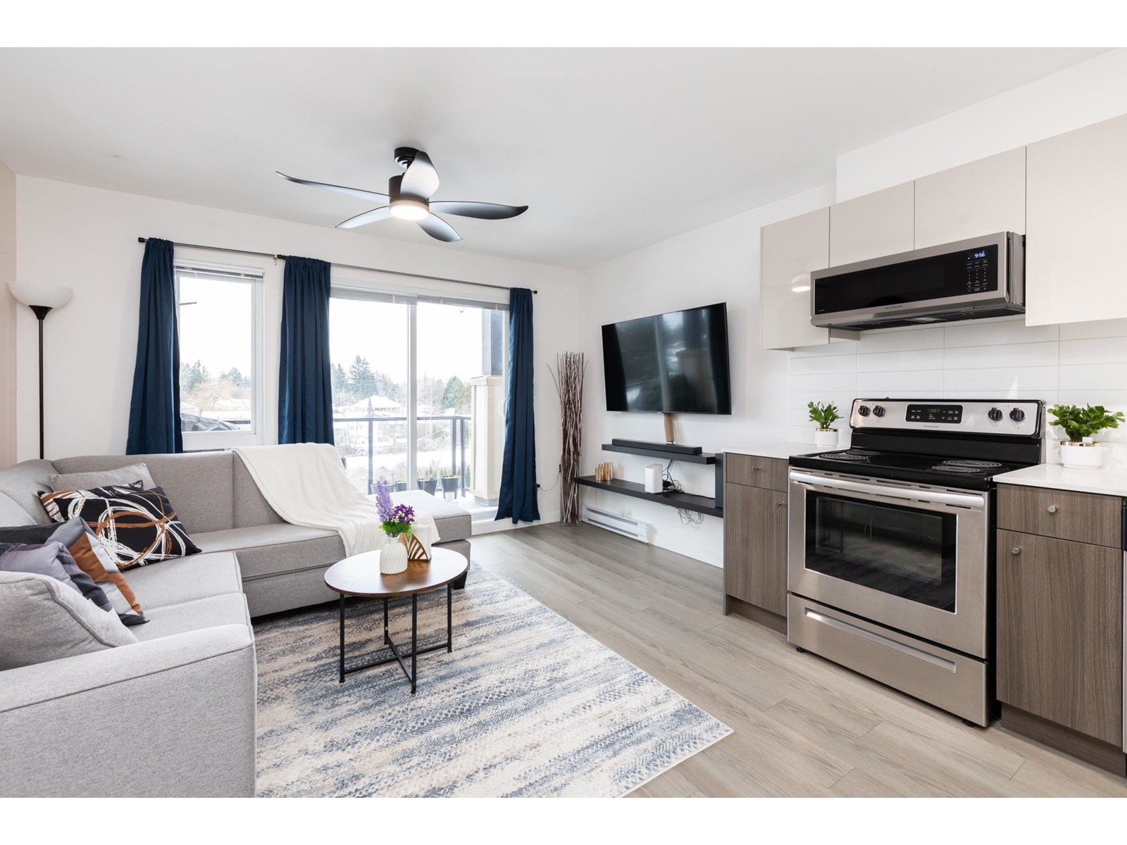 408 10688 140 STREET, Surrey, British Columbia