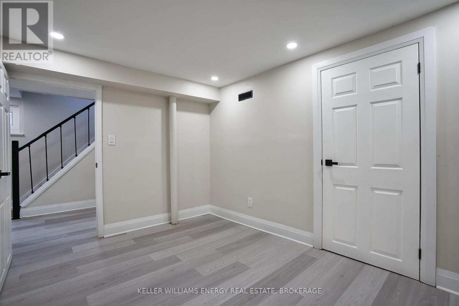 21 Neames Crescent, Toronto (Downsview-Roding-Cfb), Ontario  M3L 1K8 - Photo 24 - W12127023