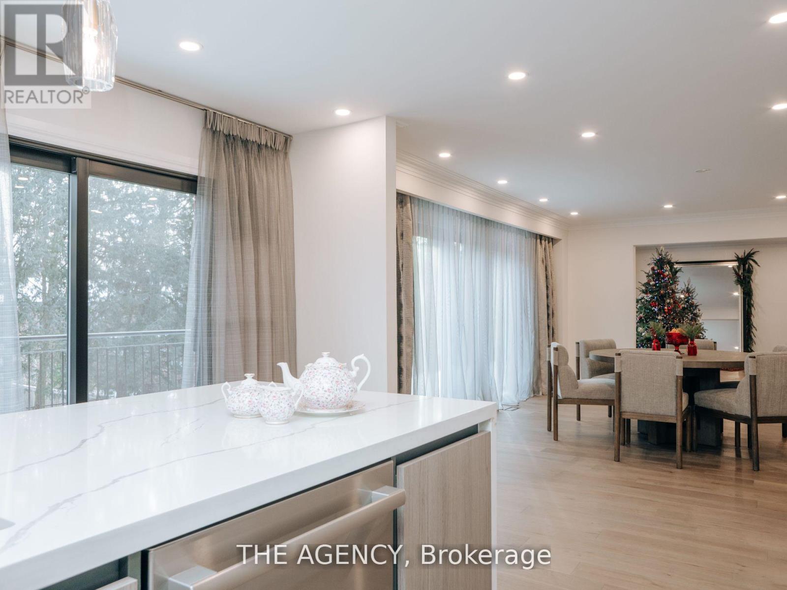 7 Shady Oaks Crescent, Toronto, Ontario  M3C 2L4 - Photo 12 - C12126870