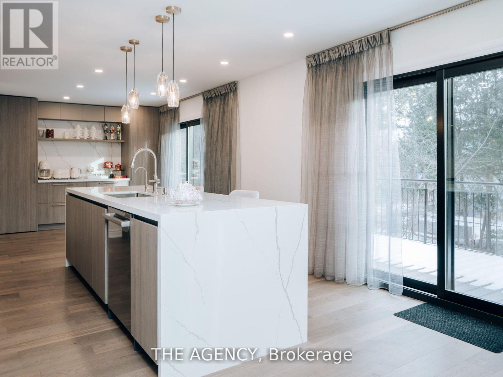 7 Shady Oaks Crescent, Toronto, Ontario  M3C 2L4 - Photo 16 - C12126870