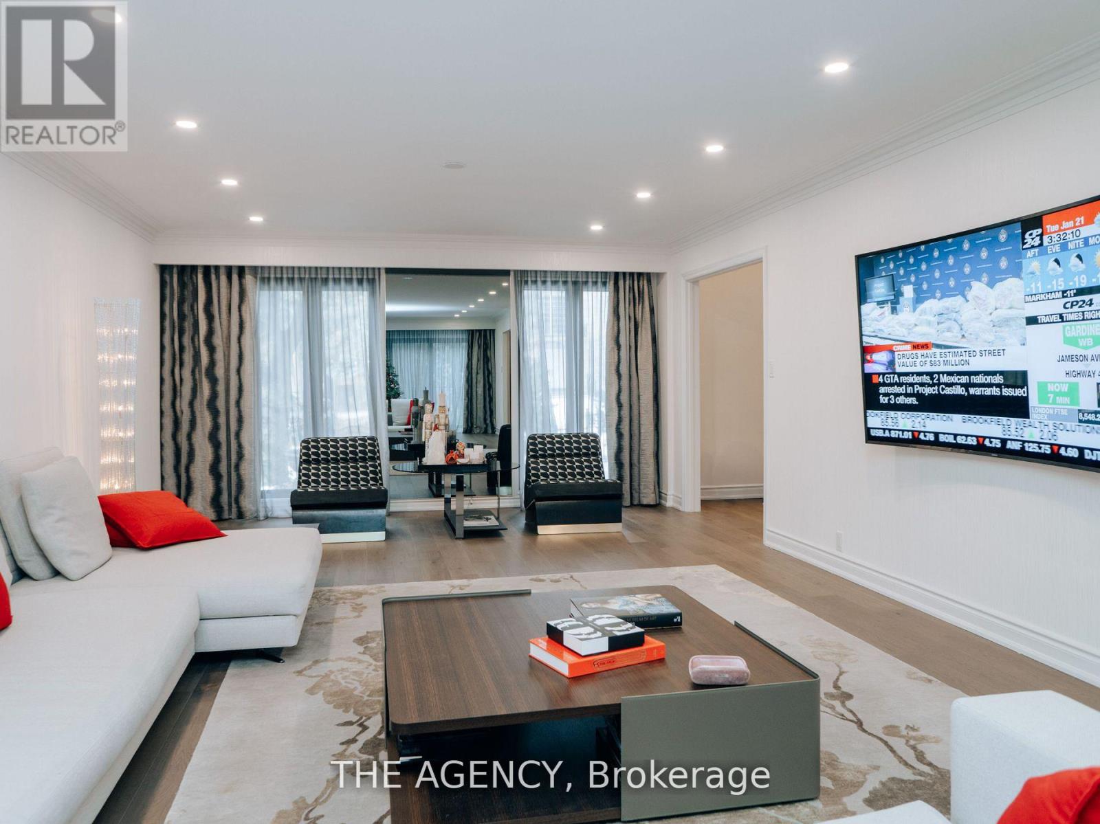 7 Shady Oaks Crescent, Toronto, Ontario  M3C 2L4 - Photo 21 - C12126870