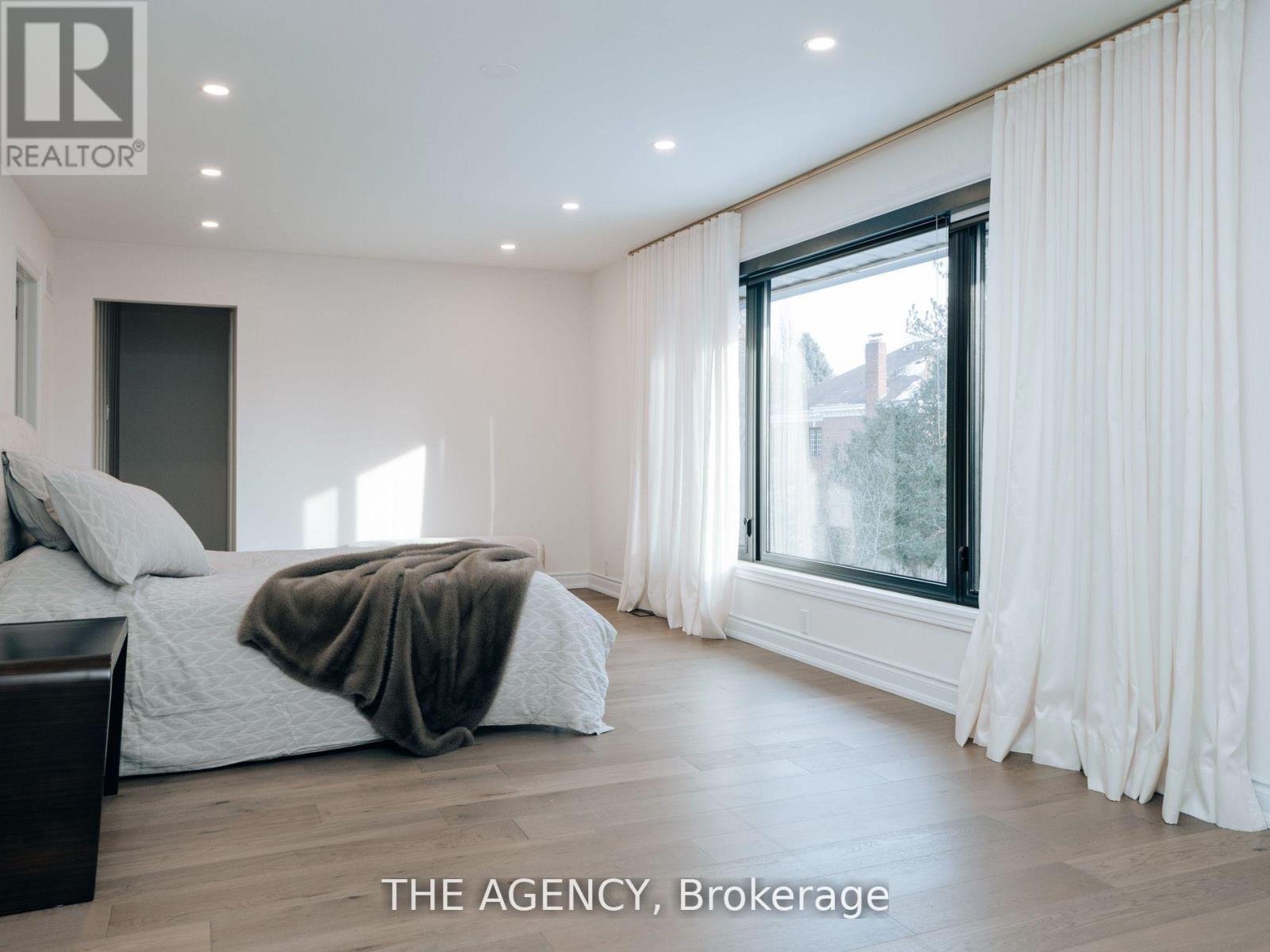 7 Shady Oaks Crescent, Toronto, Ontario  M3C 2L4 - Photo 26 - C12126870
