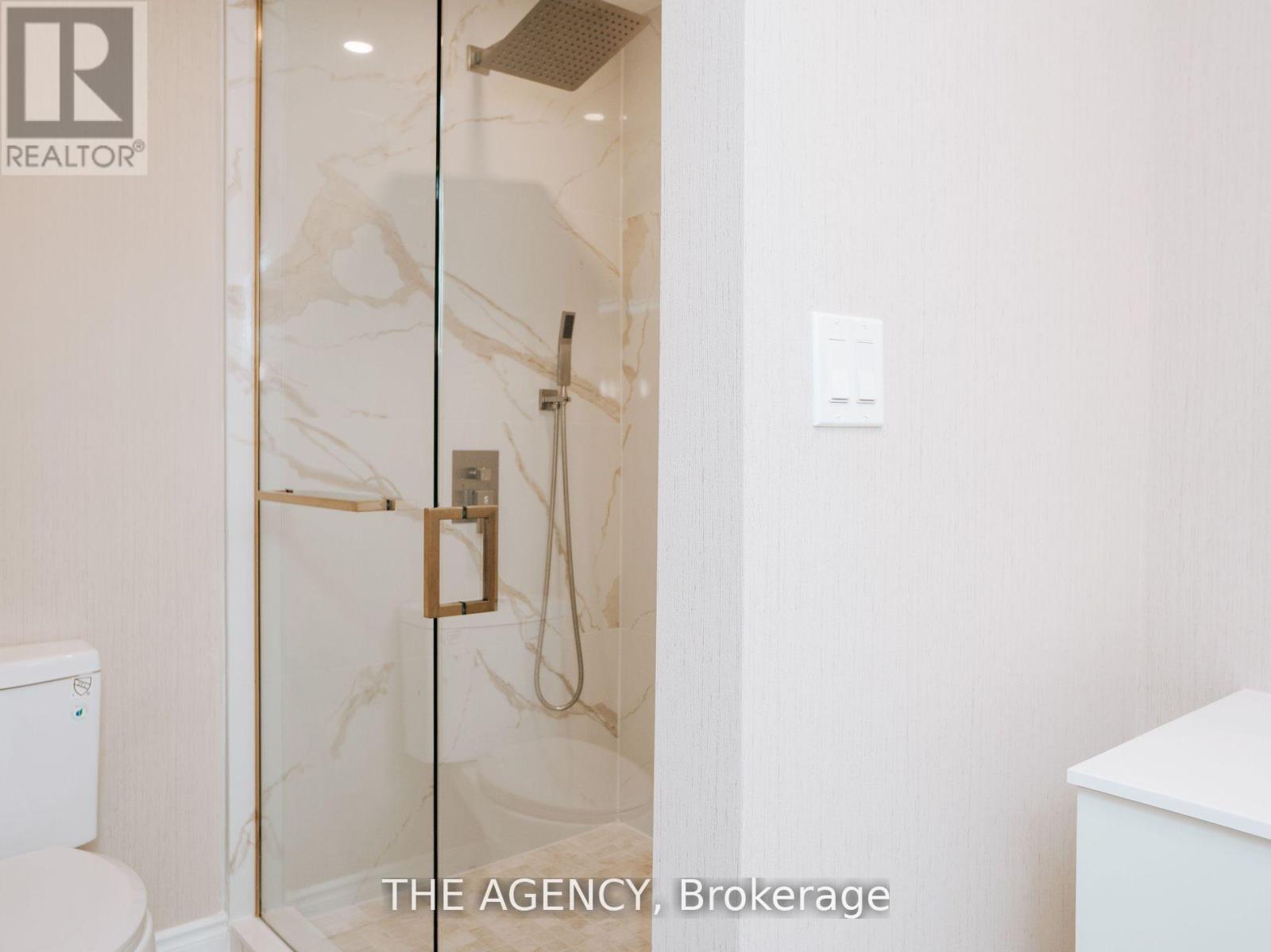 7 Shady Oaks Crescent, Toronto, Ontario  M3C 2L4 - Photo 30 - C12126870