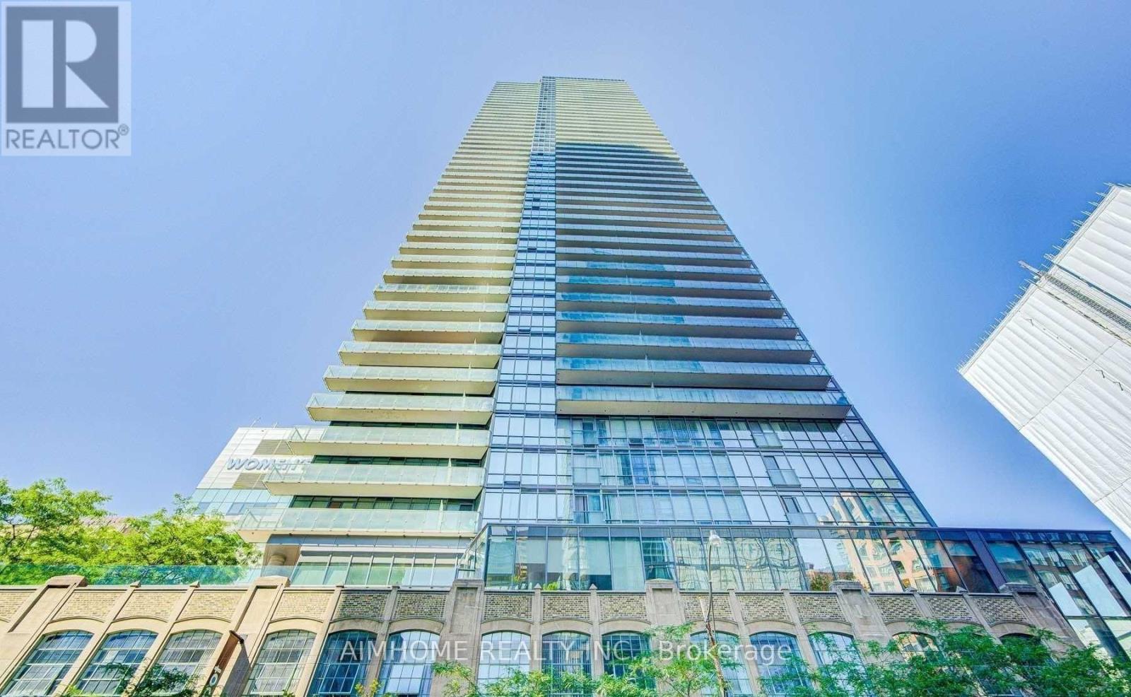 2405 - 832 Bay Street, Toronto, Ontario  M5S 1Z6 - Photo 1 - C12126910