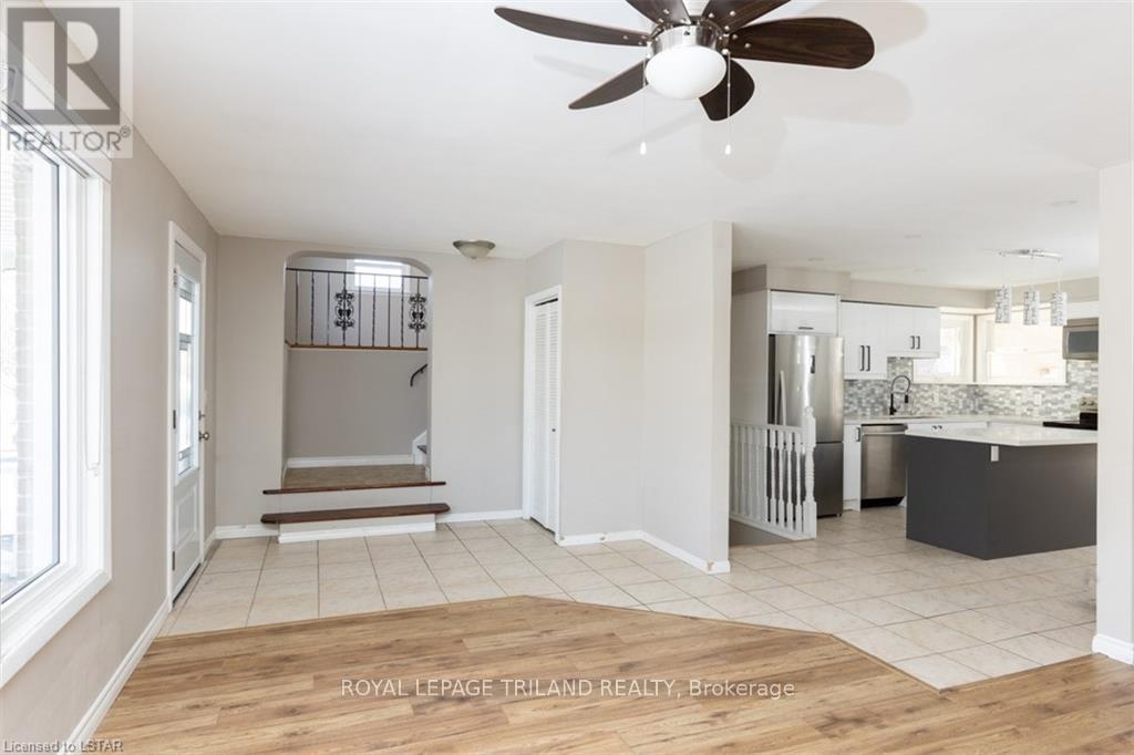 Property at 1231 SUNNINGDALE ROAD E image 3