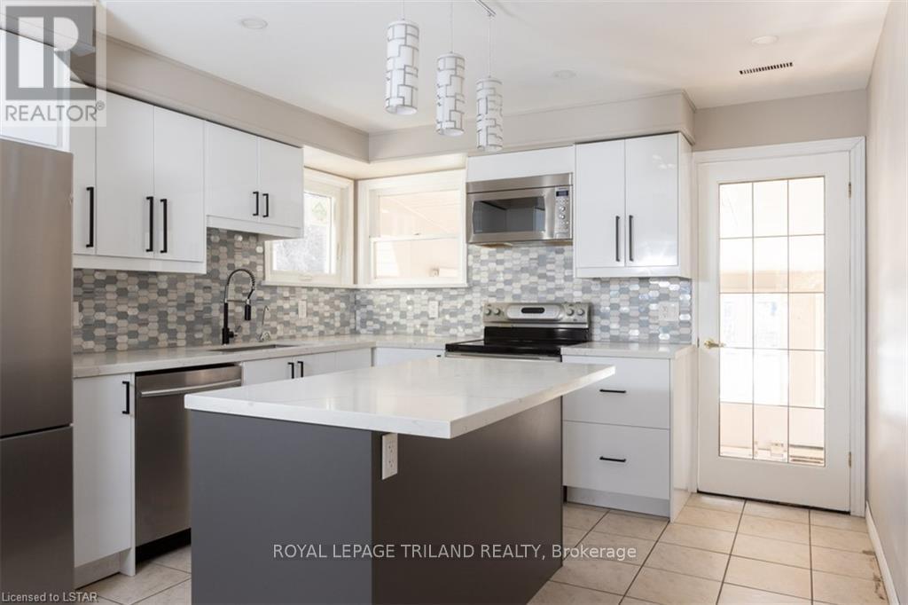 Property at 1231 SUNNINGDALE ROAD E image 4