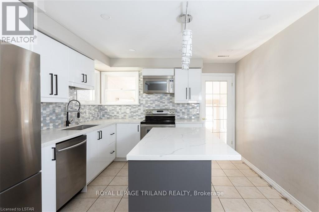 Property at 1231 SUNNINGDALE ROAD E image 5
