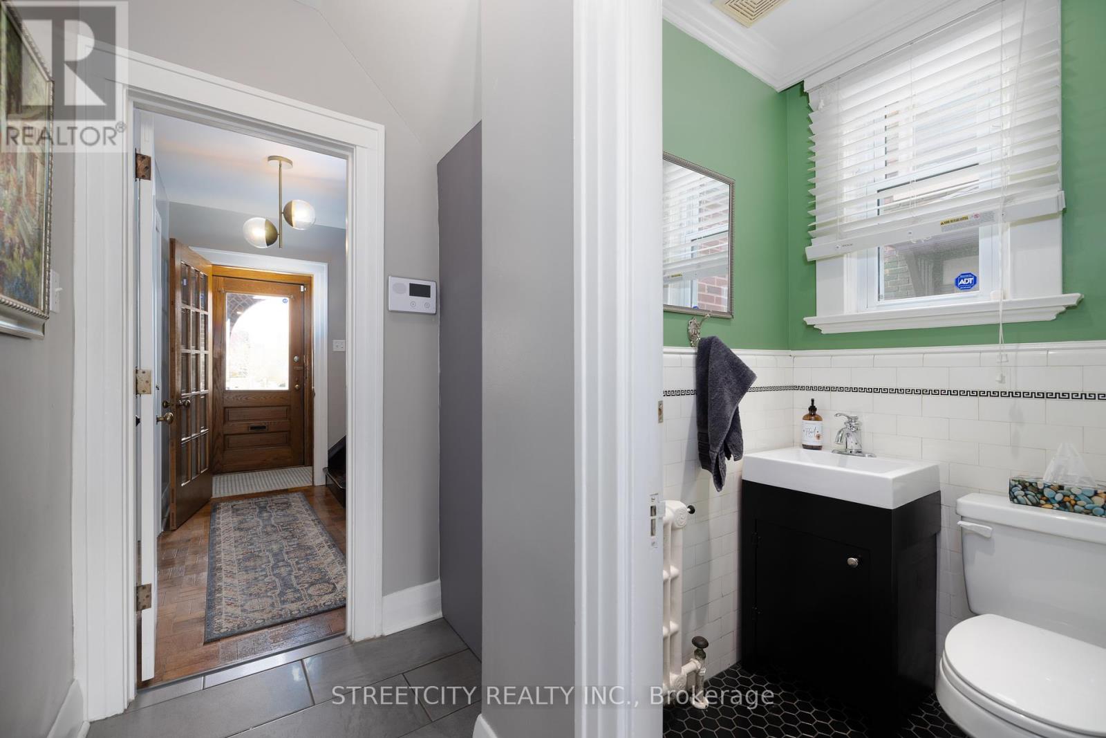 233 Ridout Street S, London South (South F), Ontario  N6C 3Y3 - Photo 15 - X12127040