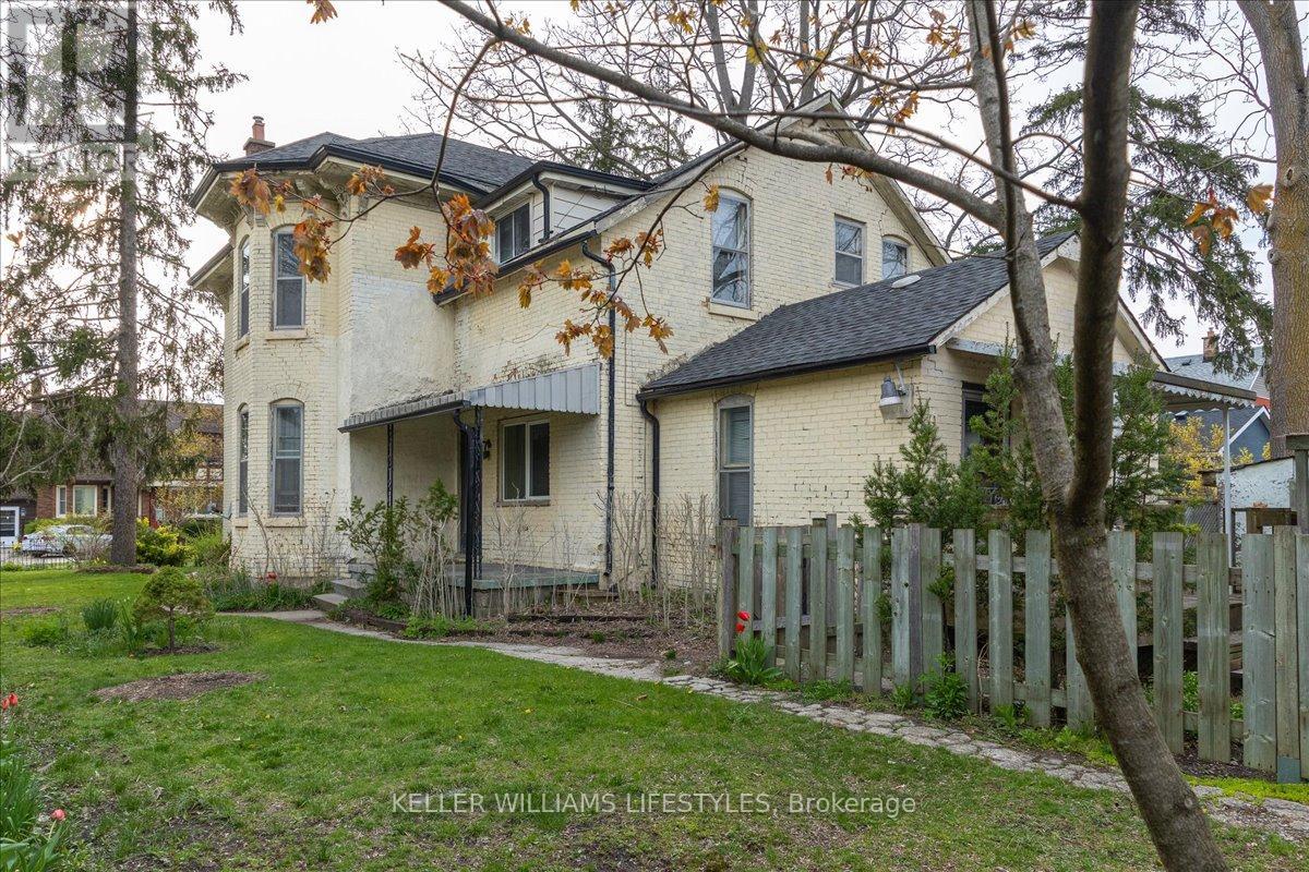45 St George Street, St. Thomas, Ontario  N5P 2L3 - Photo 3 - X12127115