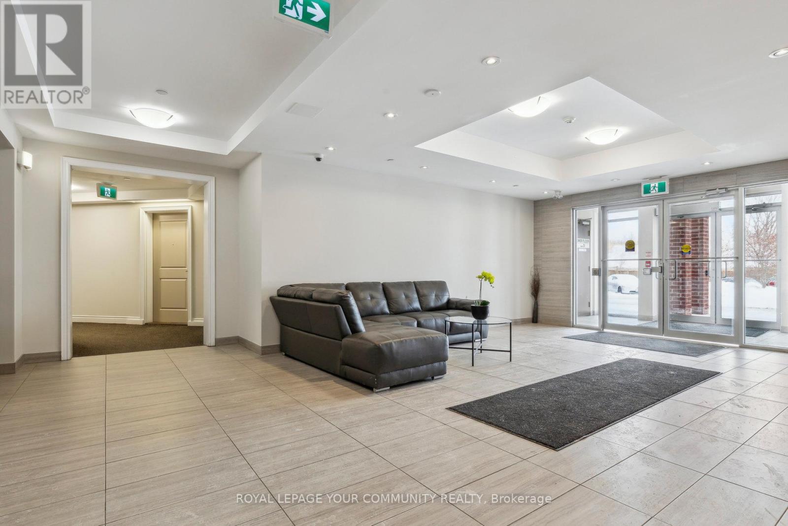 102 - 80 Aspen Springs Drive, Clarington, Ontario  L1C 0V4 - Photo 4 - E12126844