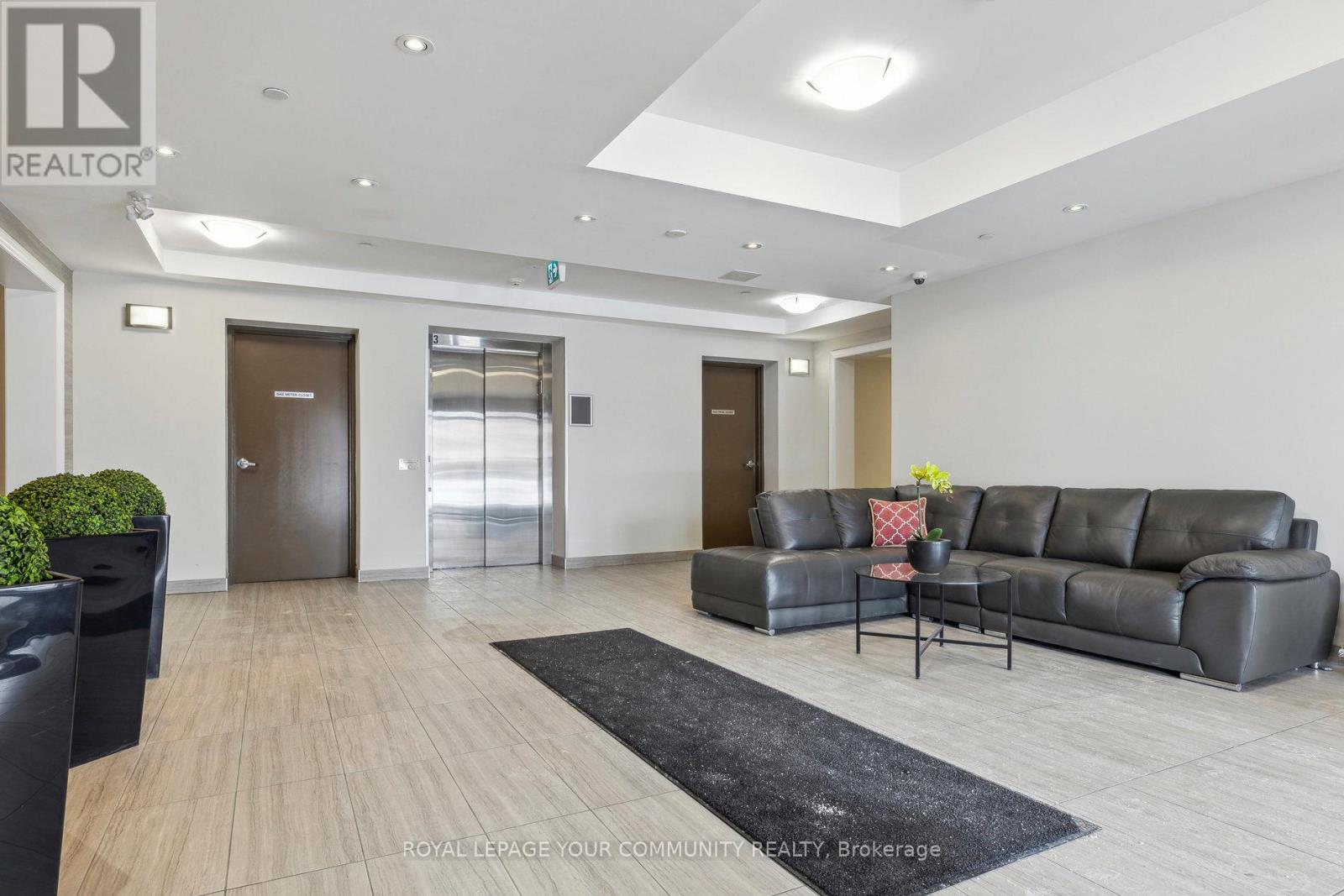 102 - 80 Aspen Springs Drive, Clarington, Ontario  L1C 0V4 - Photo 5 - E12126844