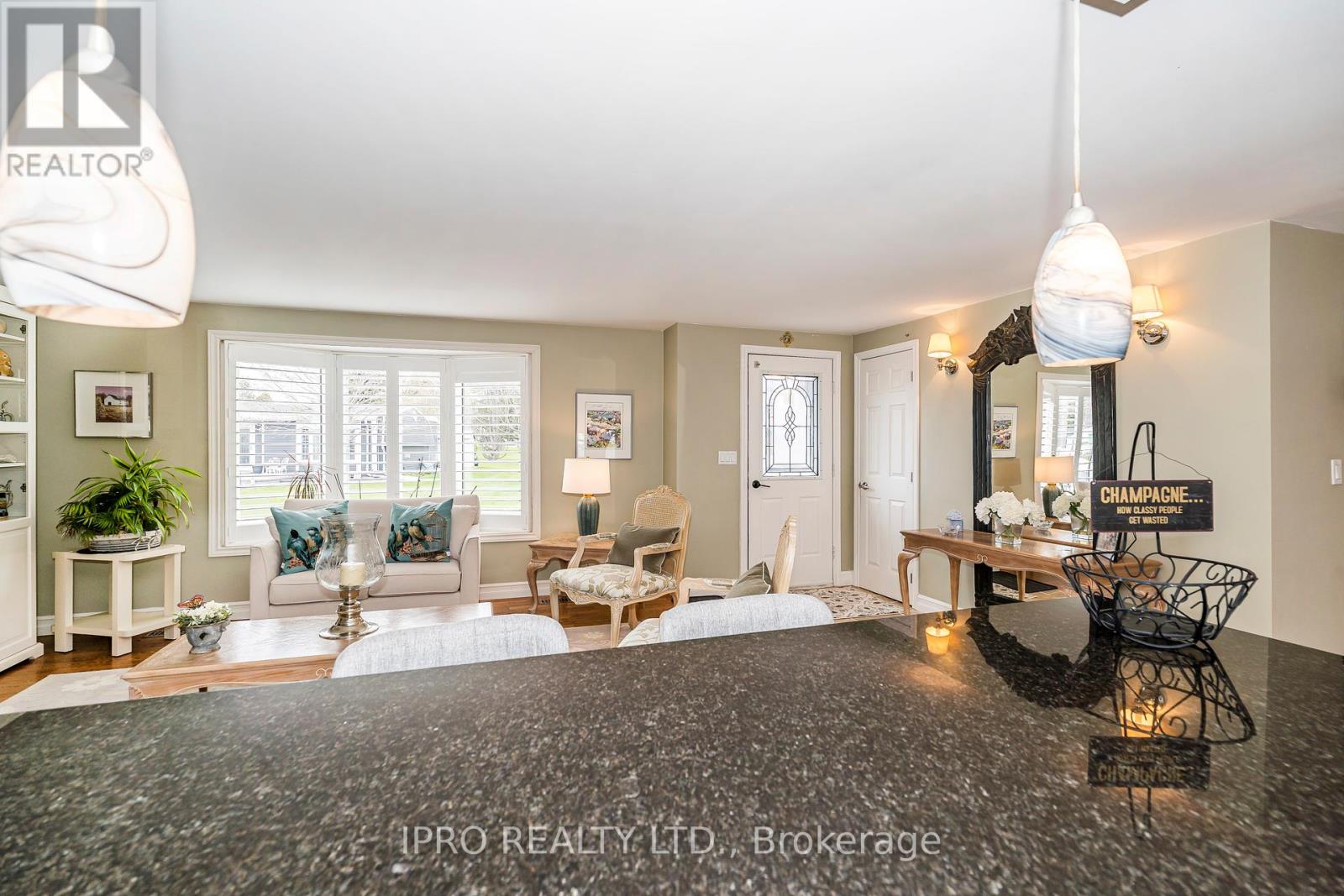 61 Bluffs Road, Clarington, Ontario  L1B 1A6 - Photo 16 - E12126886