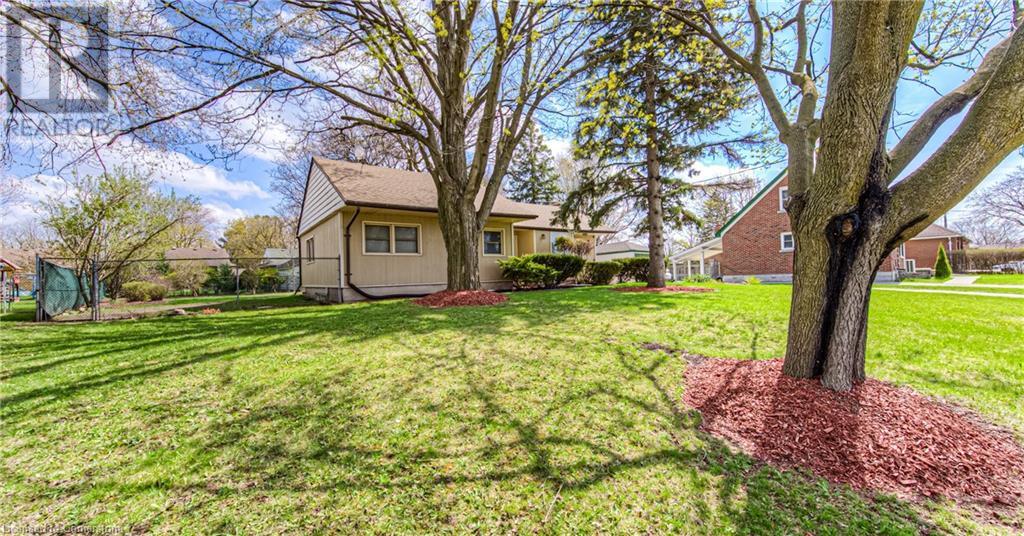 Property at 47 BELLEVIEW Avenue image 2