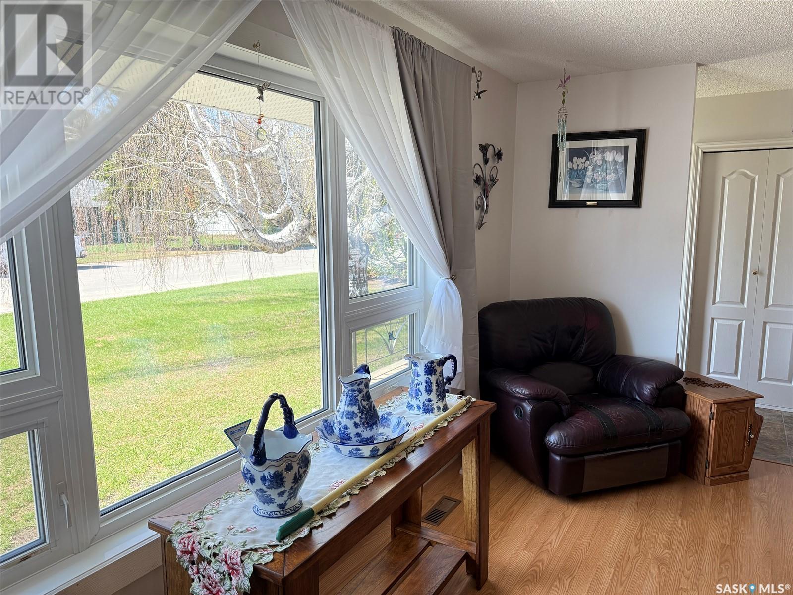 Property at 220 Central BOULEVARD image 5