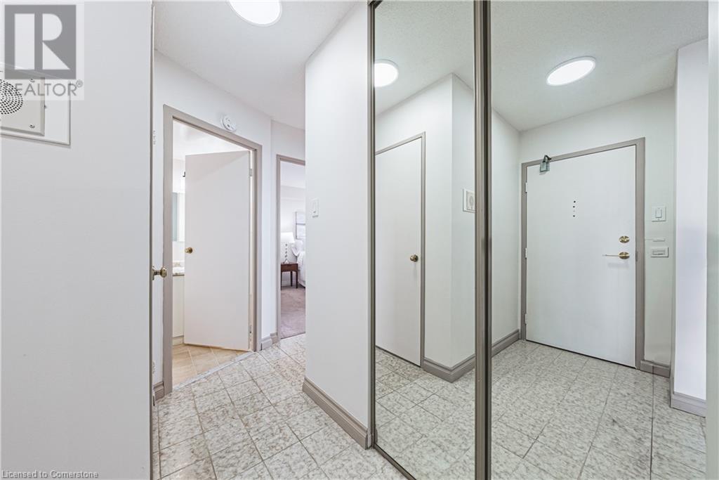 2055 Upper Middle Road Unit# 706, Burlington, Ontario  L7P 3P4 - Photo 5 - 40720975