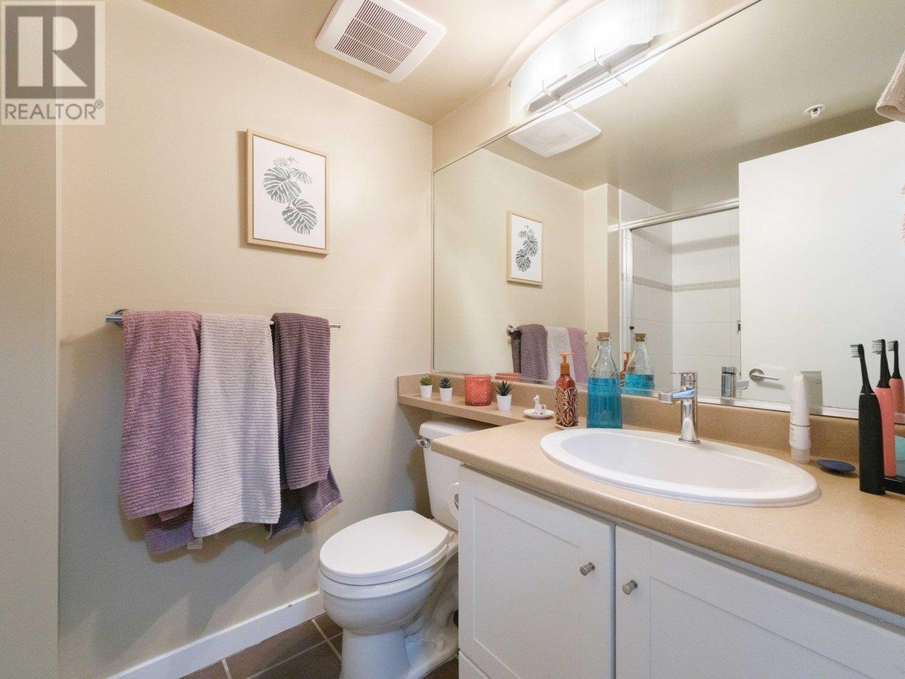 306 833 Agnes Street, New Westminster, British Columbia  V3M 0B1 - Photo 13 - R2964995