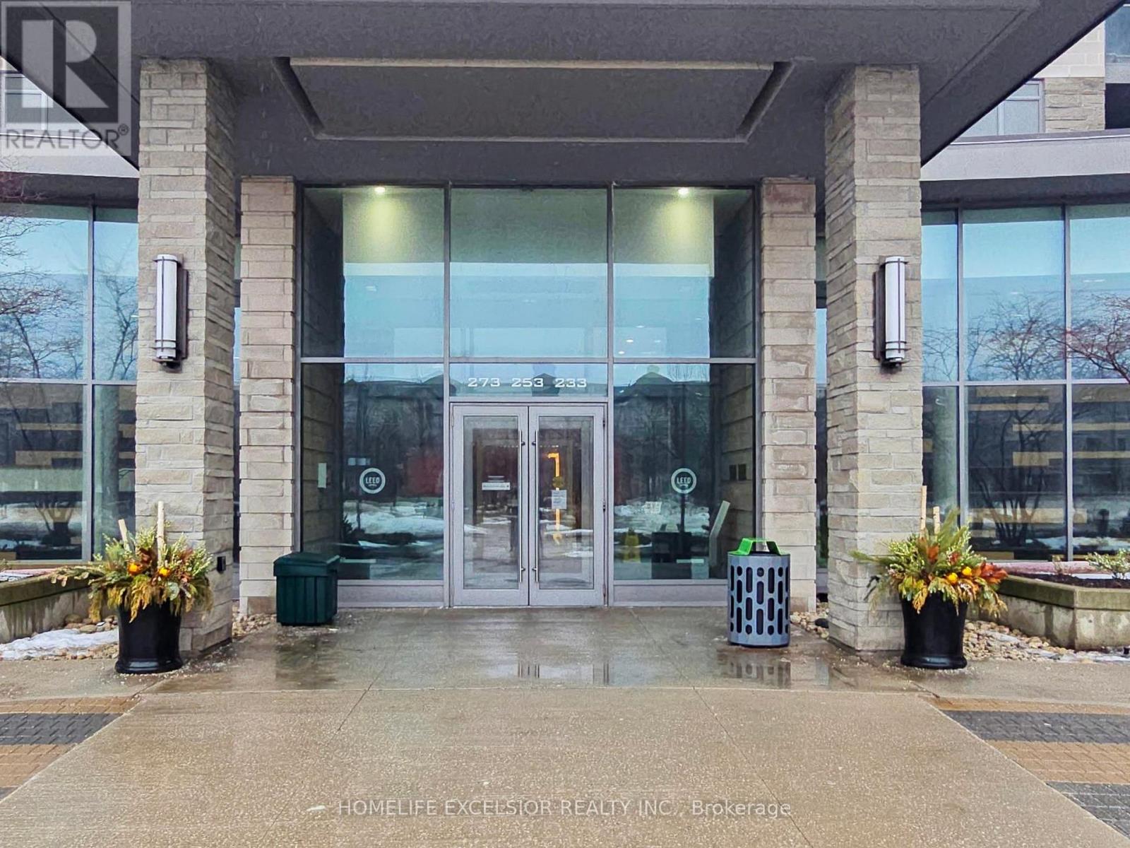 1018 - 273 South Park Road, Markham (Commerce Valley), Ontario  L3T 0B5 - Photo 2 - N12126835