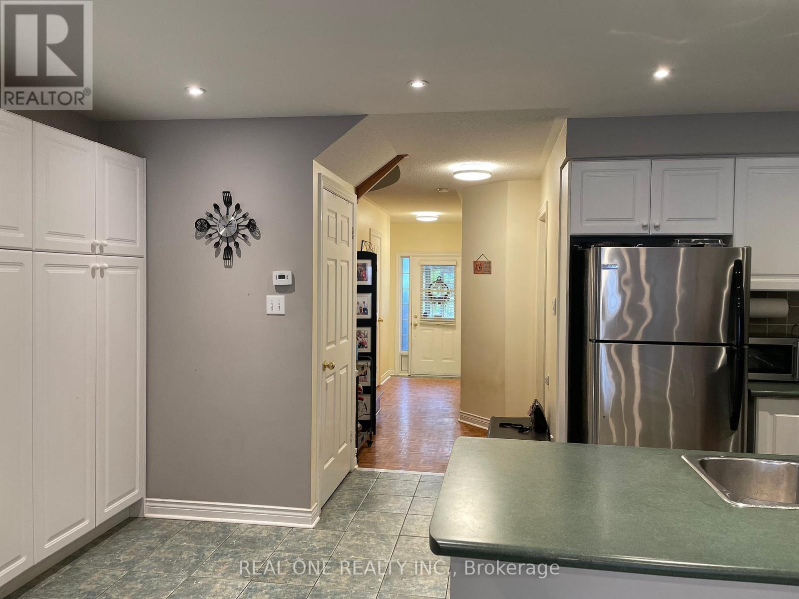 96 Ruby Crescent, Richmond Hill, Ontario  L4S 2H2 - Photo 3 - N12126868