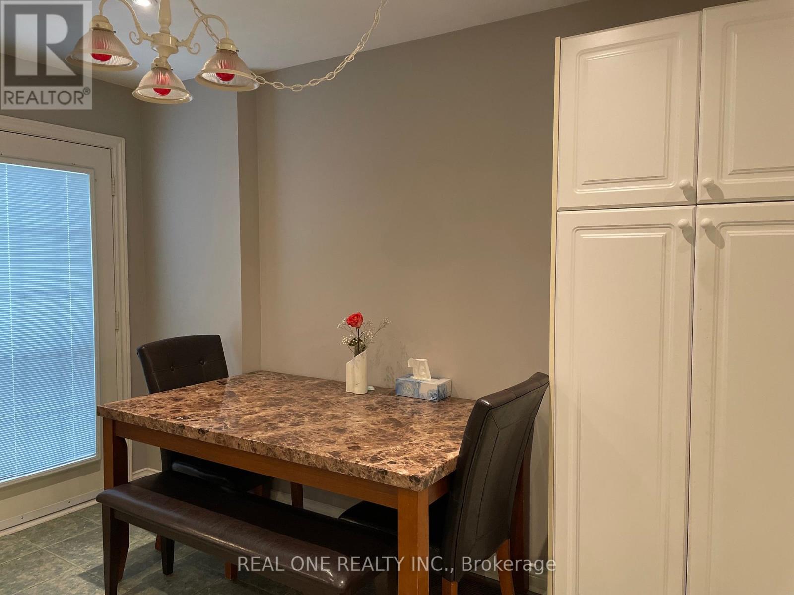 96 Ruby Crescent, Richmond Hill, Ontario  L4S 2H2 - Photo 5 - N12126868