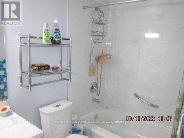 1008 - 11 Townsgate Drive, Vaughan (Crestwood-Springfarm-Yorkhill), Ontario  L4J 8G4 - Photo 31 - N12126877